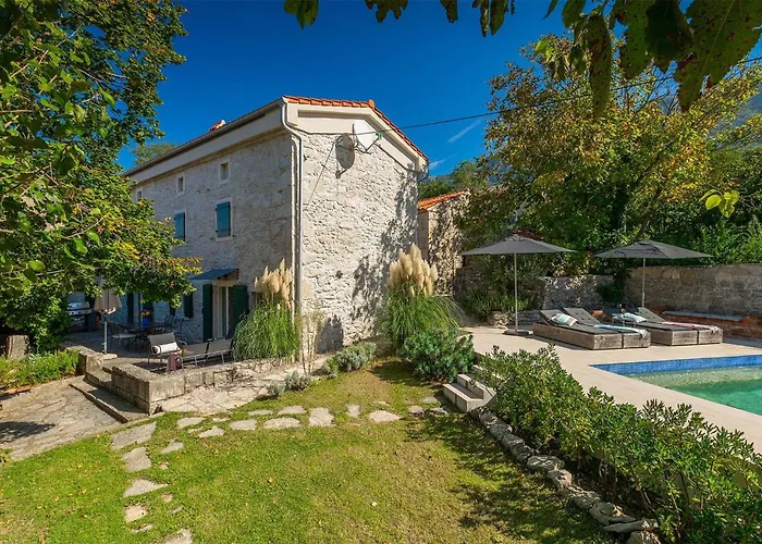 Villa Kozljak 펜션 *